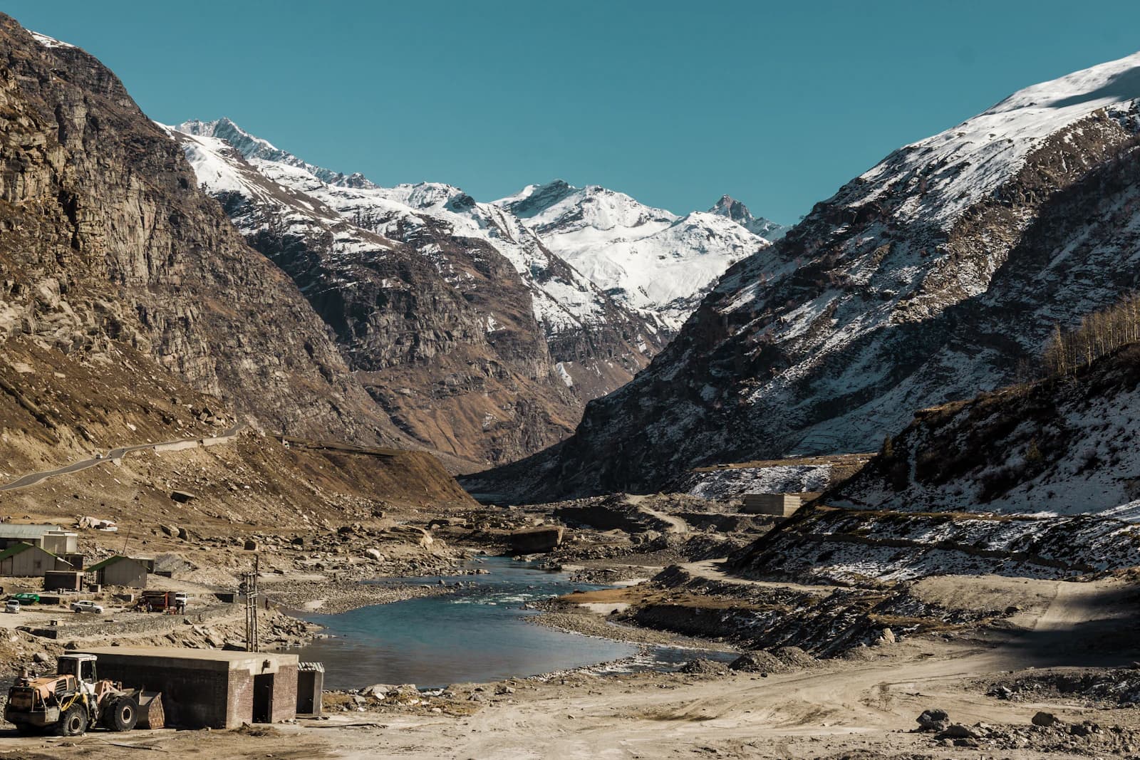 Himalayan mountain landscape near Kullu Manali